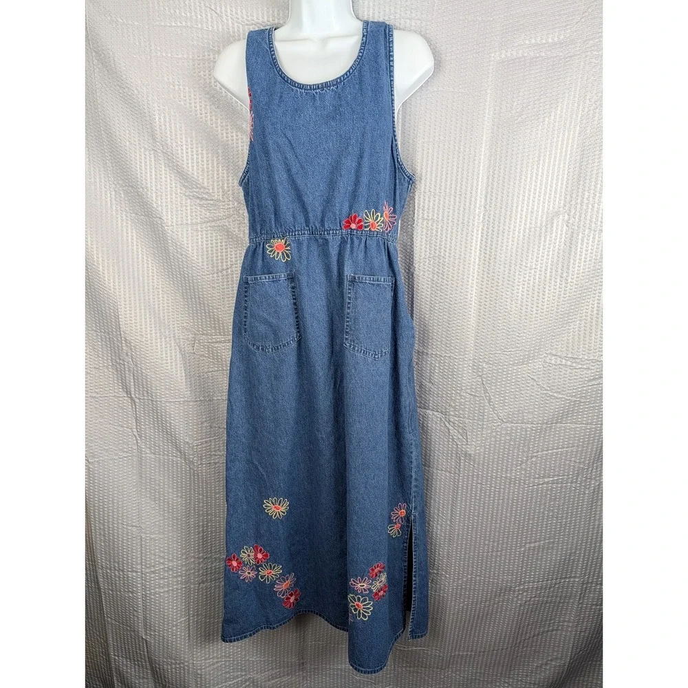 90s embroidered dress Vintage 90s Embroidered Dress